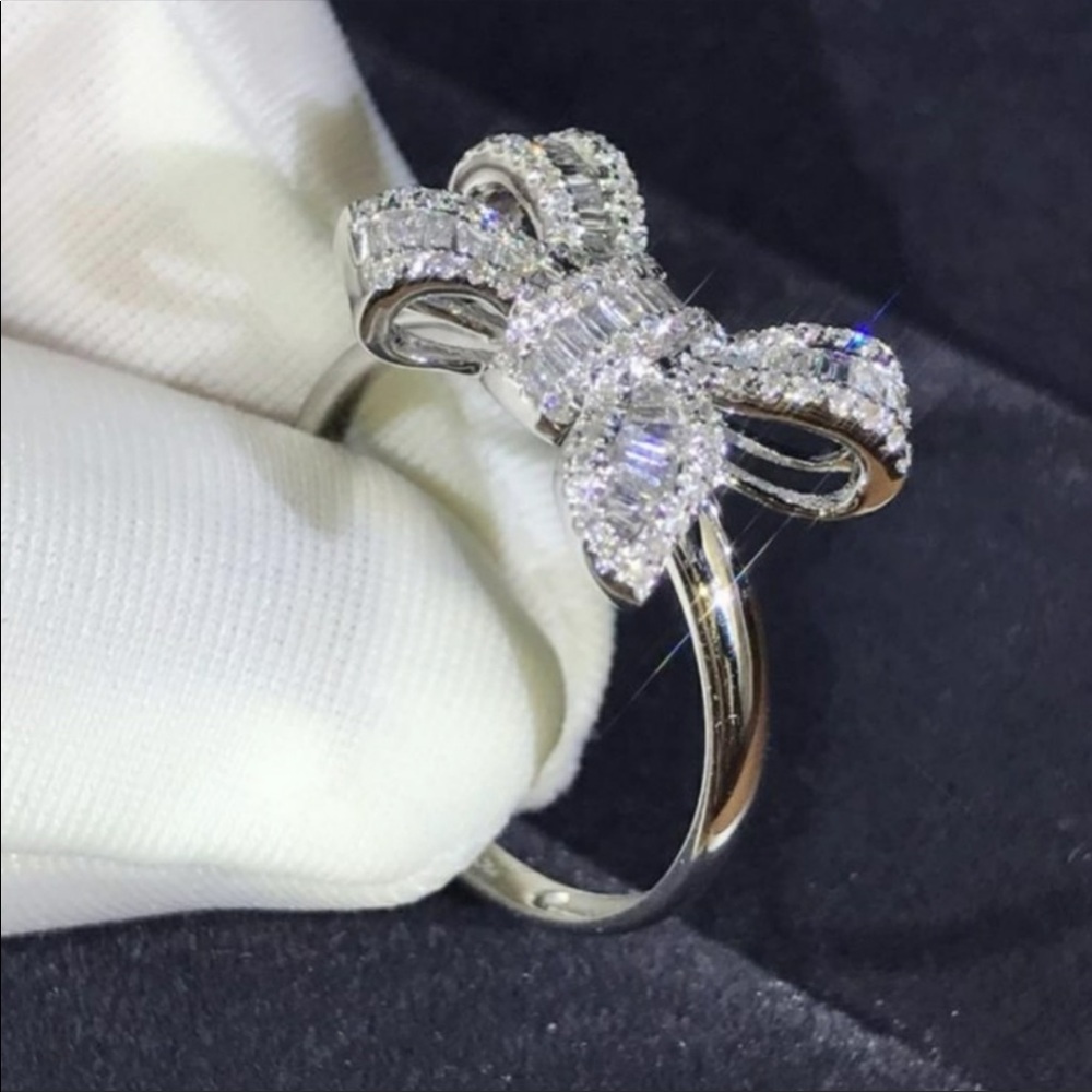 *NEW 925 STERLING SILVER DIAMOND BAGUETTE BOW RING - Picture 4 of 6